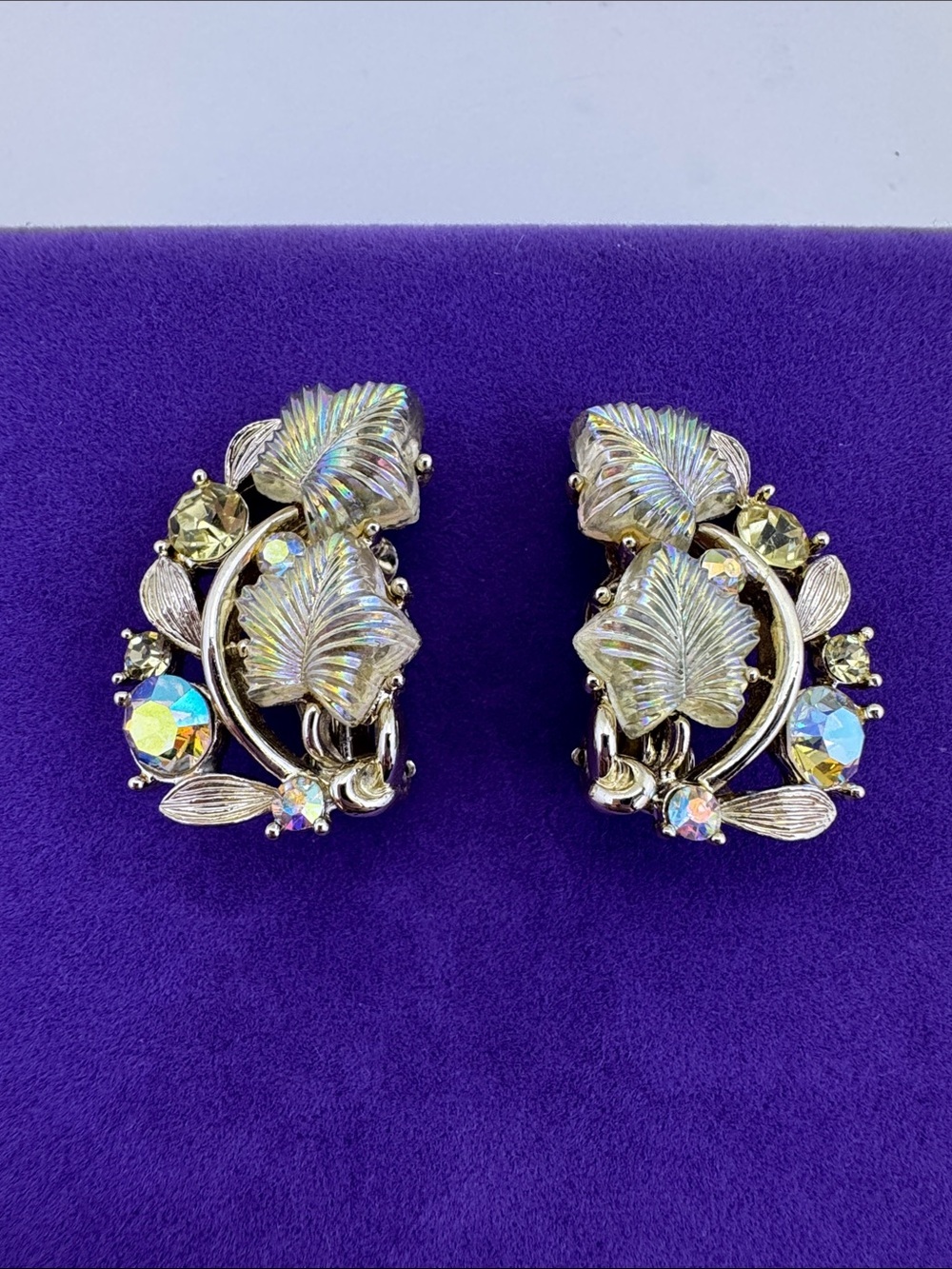 💛 Vintage Lisner Aurora Crystal Leaf Clip-On Earrings | Iridescent Whimsical